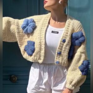 NEW $198 Resela 3D and Blue Floral Knit Novelty Cardigan